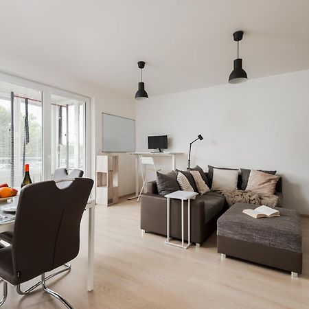 The Sunny Riverside Flat Prague Exterior photo