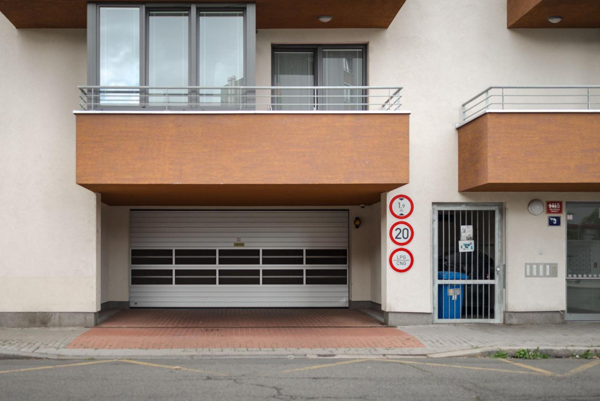 The Sunny Riverside Flat Prague Exterior photo